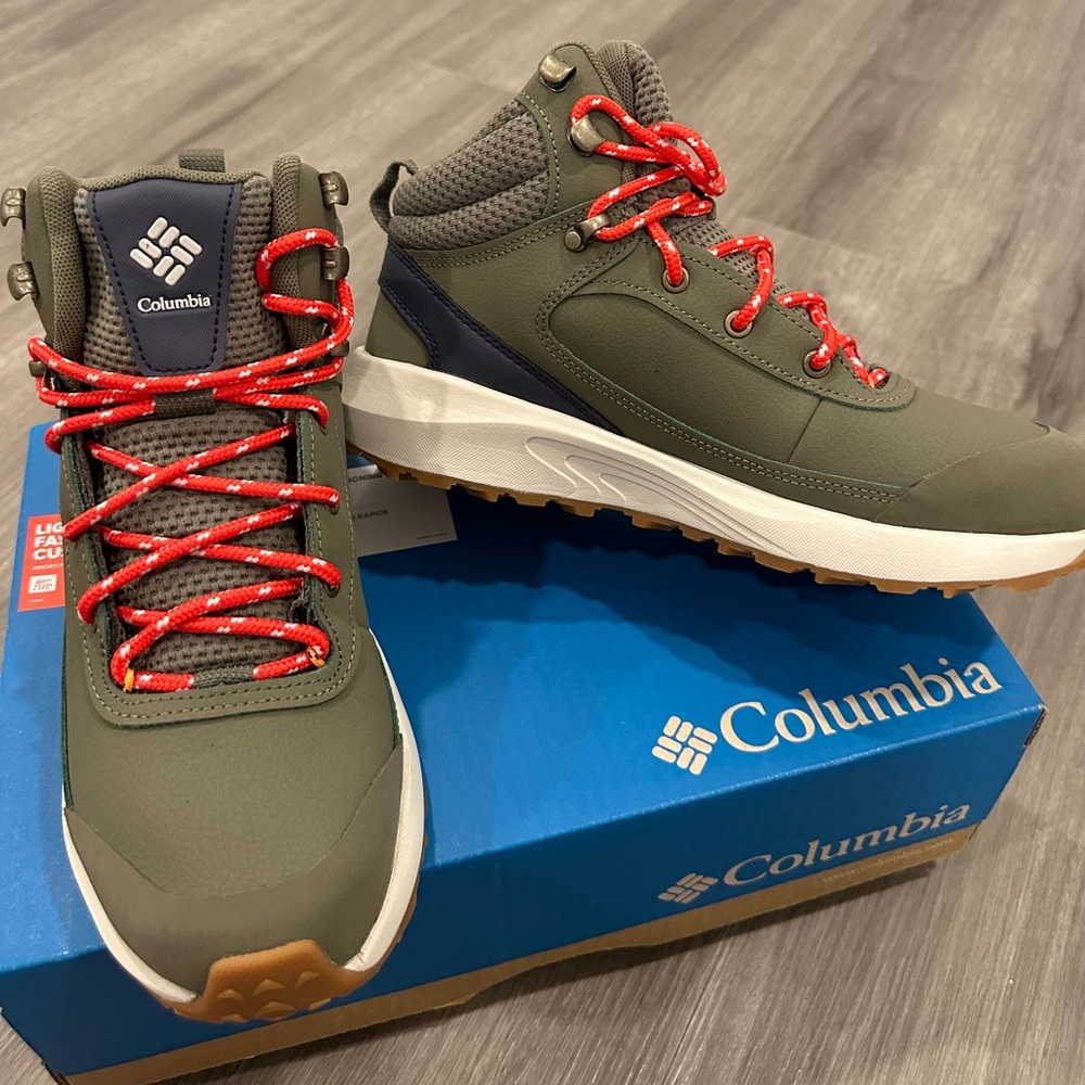 Brand New Columbia Trailstorm Peak Mid women's hiking shoes